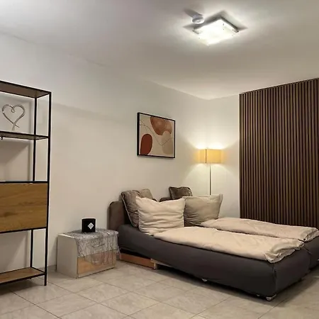 Kleine Neue Fuer 2 Person Apartment