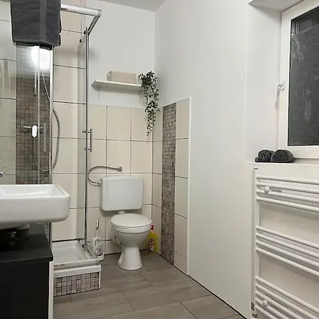 Kleine Neue Fuer 2 Person Apartment