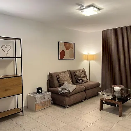 Kleine Neue Fuer 2 Person Apartment Juebek